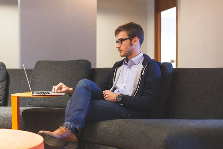 Calculate Freelance Rate as a beginner, Digital Nomad, What to Charge as a Freelancer, Average Freelance Rates, Freelance Rate Calculator